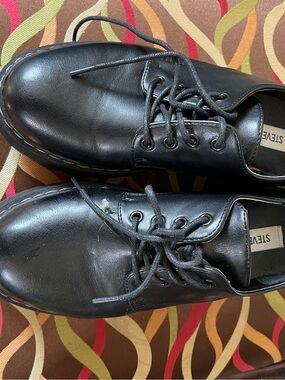 Steve Madden Black Leather Lace-Up Derby Shoes